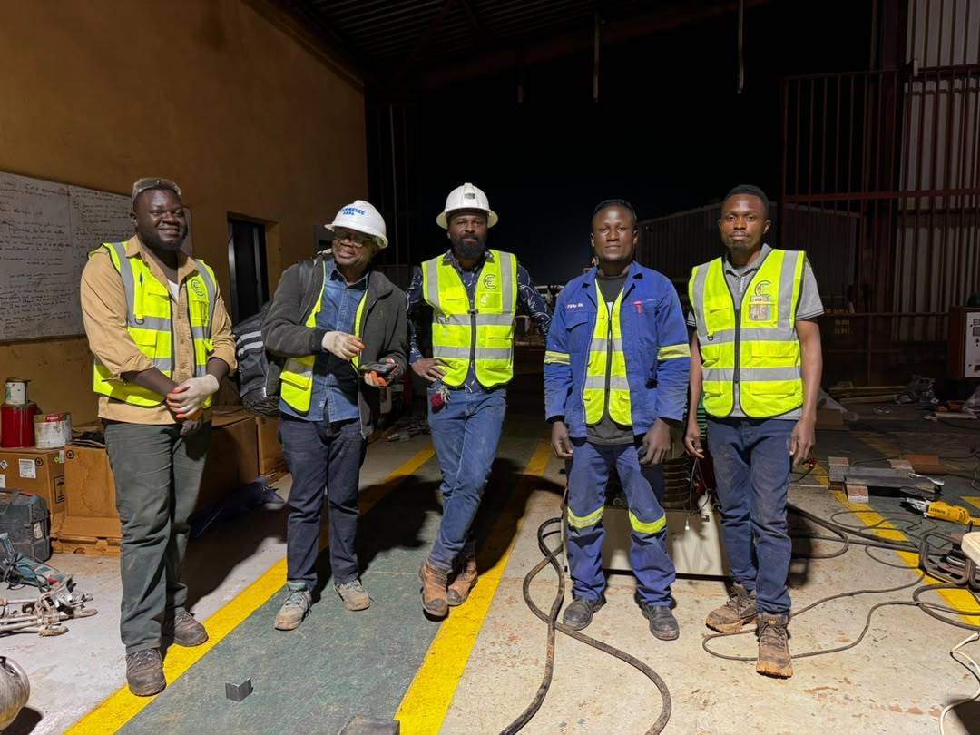 Équipe C.E.M.M.ELEC en intervention nocturne shutdown